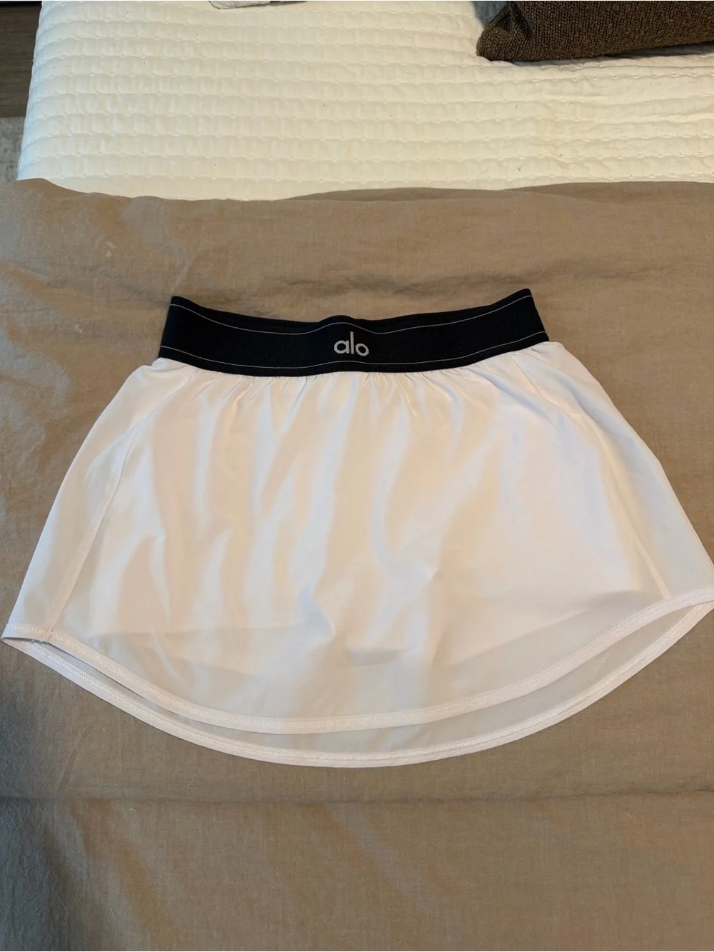 ALO Yoga brand alo